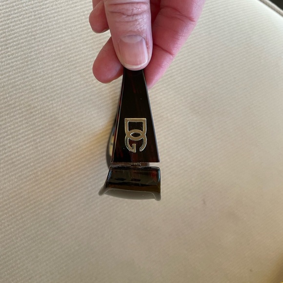 Five pair of sunglasses - Picture 9 of 10